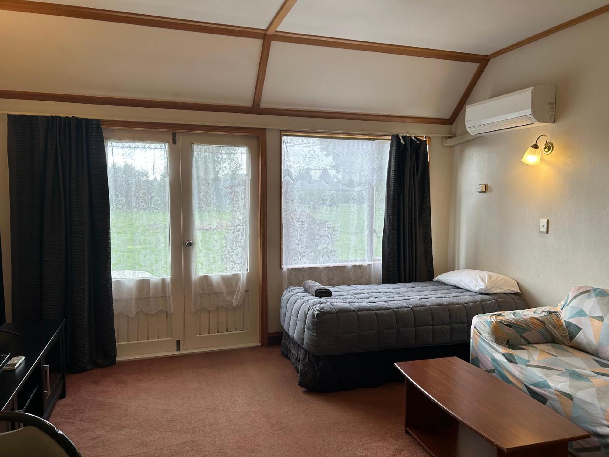 Masterton Motor Lodge Room photo